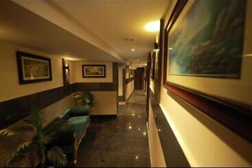 Hotel The Saaj Heritage