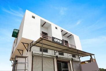 Hotel Oyo Flagship 81314 Sun N Moon