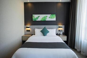 فندق Thank Inn Plus Jiaozuo Mengzhou Sangpo Times New Town