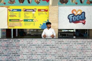 בית מלון כפרי Wet N Wild Water Park & Resort