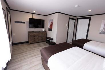 Motel 7 Inn & Suites