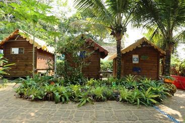 هاستل Acorde Eco