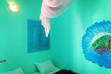 هتل Blue Bird Village