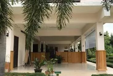 Hotelli Sripiamsuk Resort Bangkok