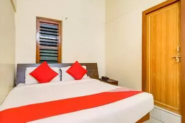 Oyo Flagship 77109 Hotel B Squre Villa