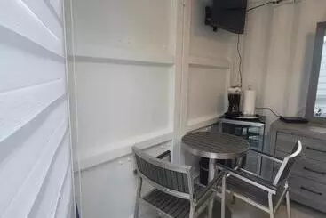 پانسیون Always Summer Inn Bay Front