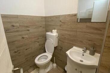 ペンション Guest House Zoreni