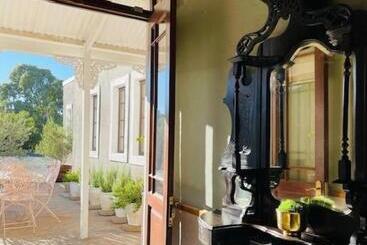 פנסיון Lord Carnarvon Guesthouse