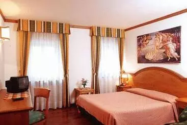 ホテル Albergo Scarpone