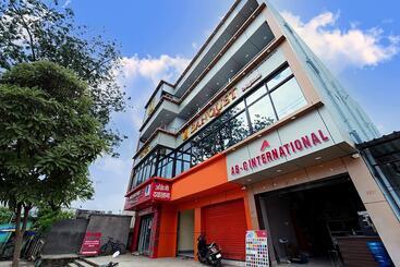 Hotel Fabexpress Jt Complex