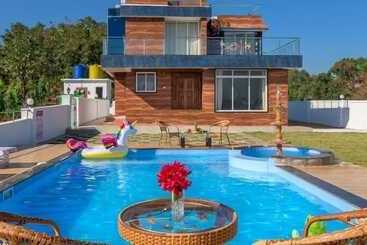 Hotel Stay Serene Luxury