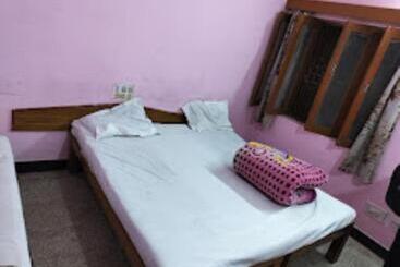 Hotel Yogi Lodge , Khajuraho