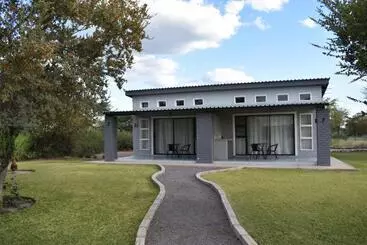 پانسیون Symponia Guest House