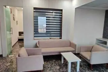 Vadpadraka Hotel And Resort