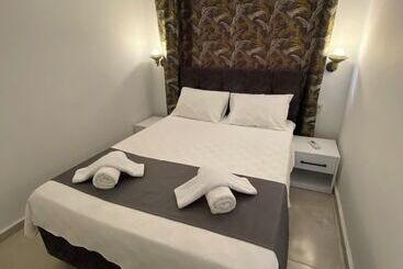 هتل آپارتمان Aley's Home Apart