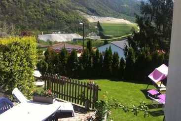 ホテル Apartment Alina