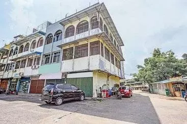 هتل Spot On 92192 Hana Staynearnagoya Hill Mall