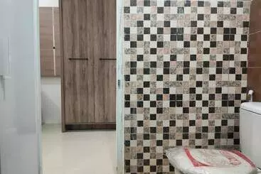 ホテル Spot On 92900 Kost 3 Kelor Syariah