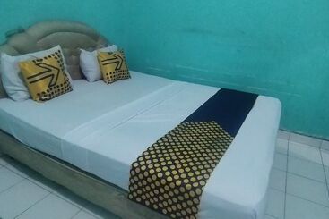 Spot On 92368 Hotel Erkas