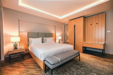 هتل آپارتمان The Row Residential