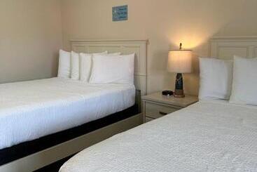 Hotel Coastal Inn And Suites