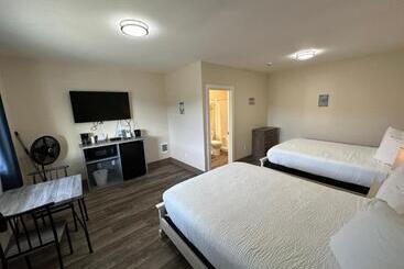 Hotel Coastal Inn And Suites