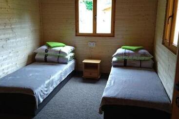 Hotelli Dom Wczasowy Pięciu Pomostów I Domki Letniskowe