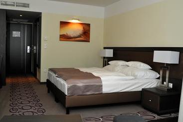 בית מלון כפרי Gunaras Resort Spa