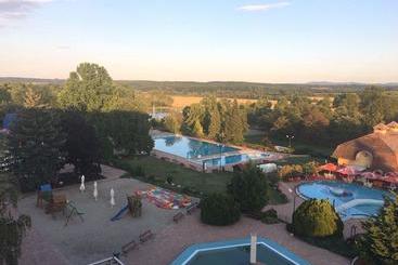 Hotel Gunaras Resort Spa