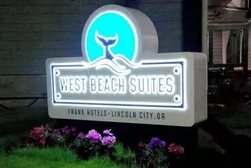 Hotelli West Beach Suites
