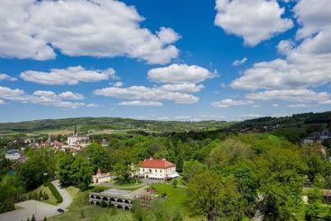 酒店 Zamek Dubiecko