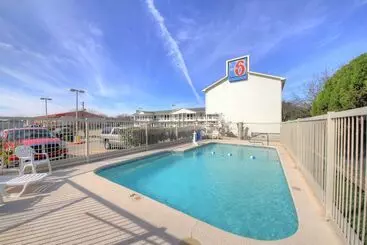 Motel 6kerrville, Tx