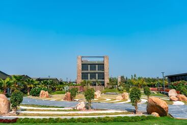 Отель Basalt Paradise Resort And Spa