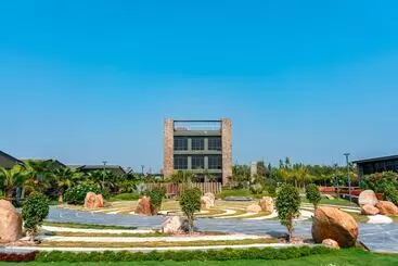 Hotel Basalt Paradise Resort And Spa