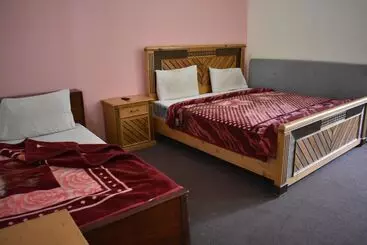 هتل Cedar Inn