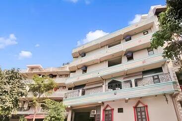 Hotel Green Leaf   Sarai Kale Khan