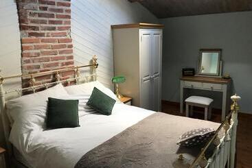Papillons B&b Beauty, Comfort And Peace 25 Mins From Puy Du Fou