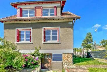 Chadi Hostel# It S Obligatory For Everyone To Leave The Place Between 10 Am And 6 Pm It S Clossed #