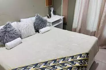 تختخواب و صبحانه Cebos Accomodation