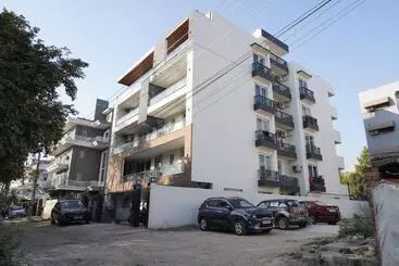 ベッドアンドブレックファースト Rentdoor  Luxury Studio Service Apartment Sector  46