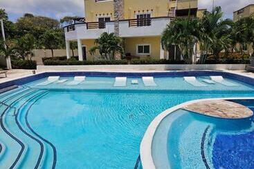 هتل Las Palmas Joliet