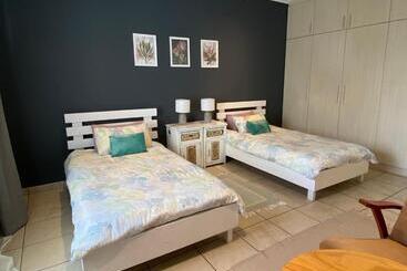 هاستل Nambani House