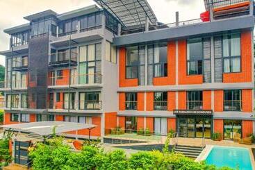 هتل Hôtel Les Terrasses De Bonoumin