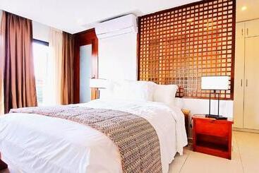 هتل Hôtel Les Terrasses De Bonoumin