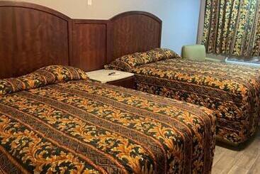 모텔 Regency Inn Norco