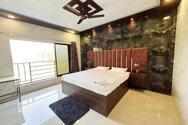 리조트 The Grand Inn