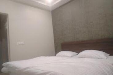 Heaven Hotel,bareilly