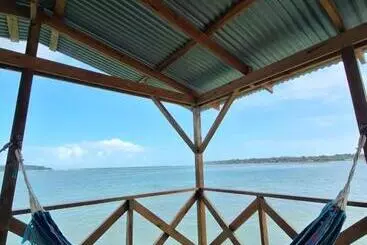 پانسیون Boathouse Bungalows By The Sea