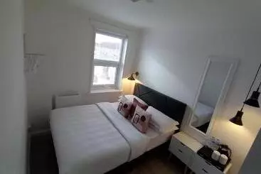 ペンション Home Away From Home