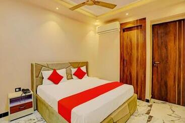 호텔 Indiana Palace